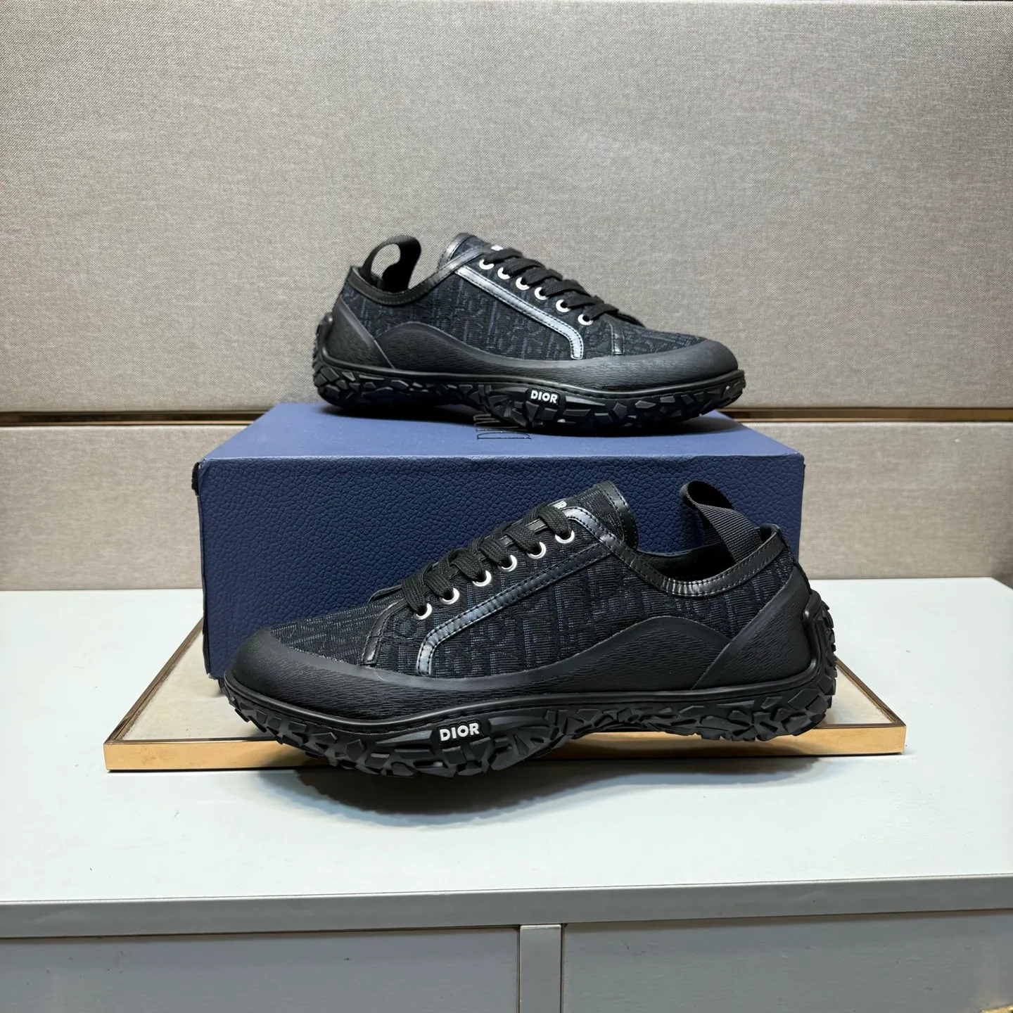 ⬛️Men's shoes 💰p442 [Dior~] Men's casual shoes 2025z cabinet sales simultaneously 🔶Size: 39-44 #️⃣ 🔷2 colors🔜The upper is made of multi-material splicing➕Genuine leather lining, comfortable and breathable, sole: original comfortable and wear-resistant outsole, ⚠️Real shot📱Photographed🎬The real thing is better📢📢📢